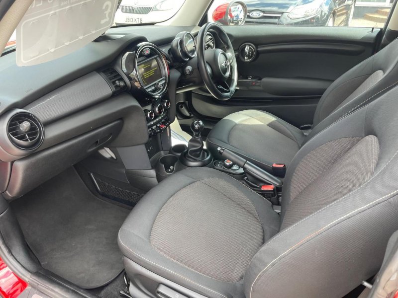 MINI HATCH
