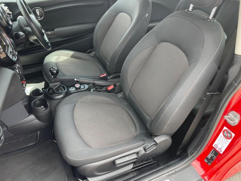 MINI HATCH