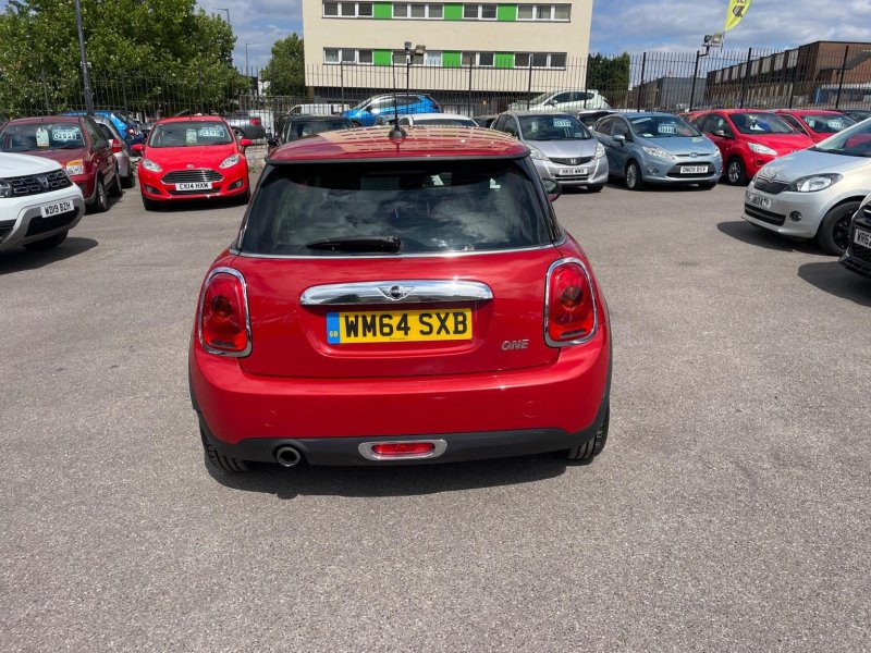 MINI HATCH