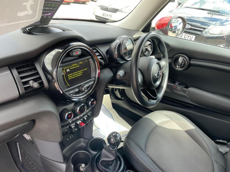 MINI HATCH