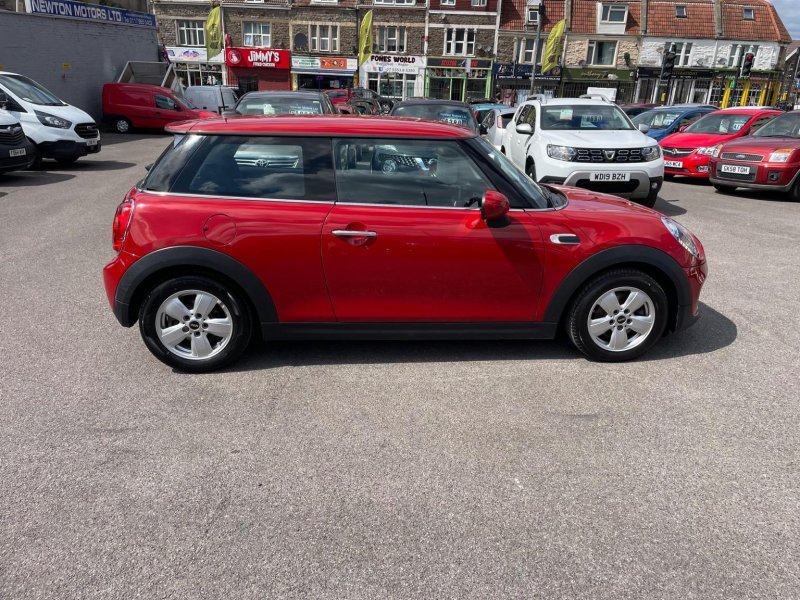 MINI HATCH