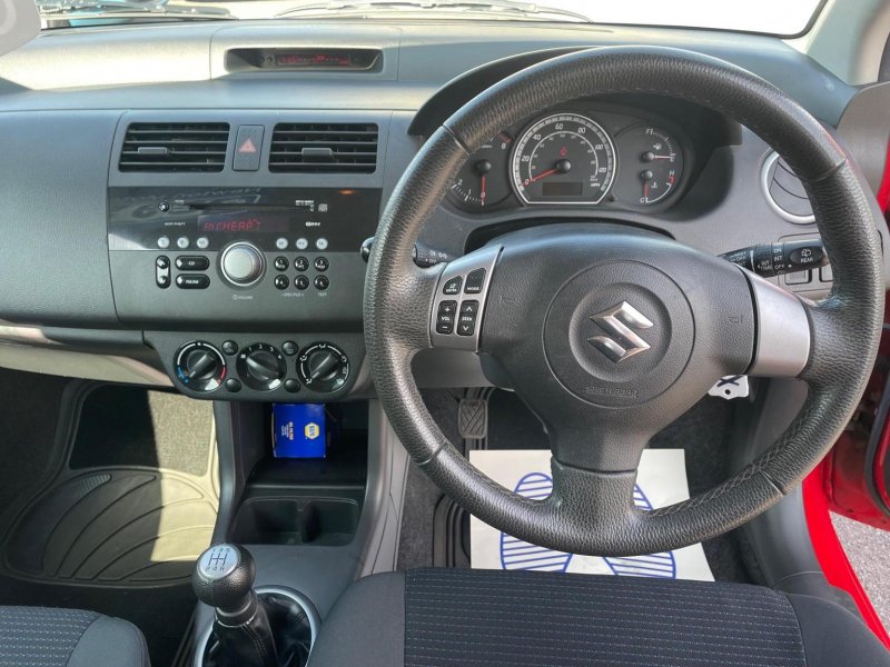 SUZUKI SWIFT