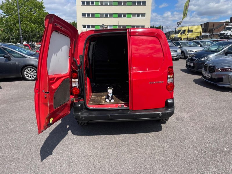 PEUGEOT PARTNER