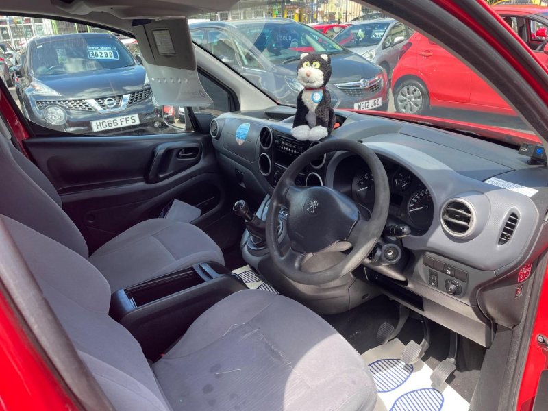 PEUGEOT PARTNER